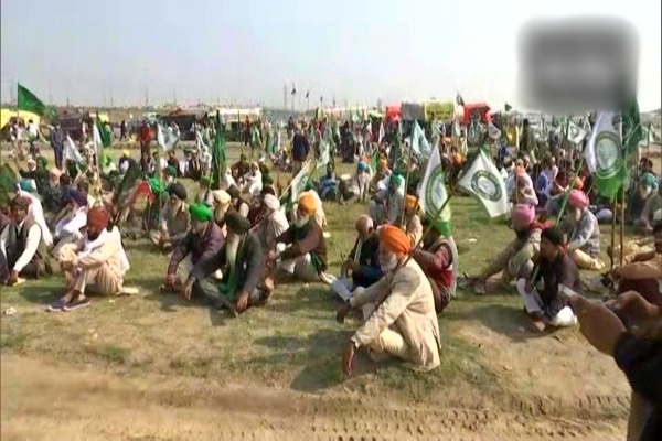 Farmers continue their protest at Nirankari Samagam Ground