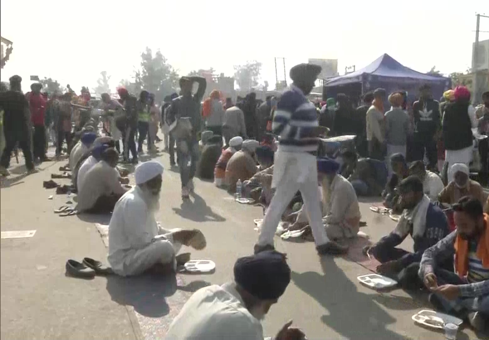 Agitating farmers decide to stay put at Delhi borders