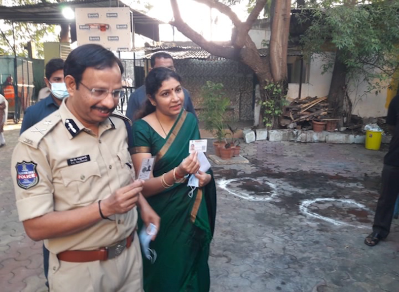 CP Sajjanar exercised his right to vote