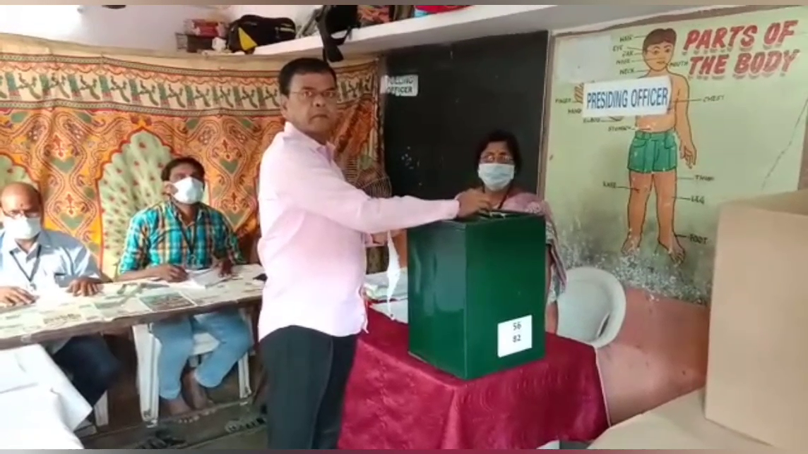 mla venkatesh casted his vote