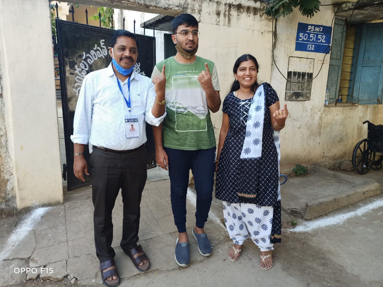 young-man-return-to-india-from-melbourne-for-voting