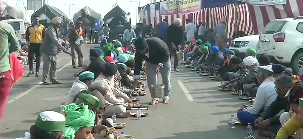 'Langar' being served to farmers