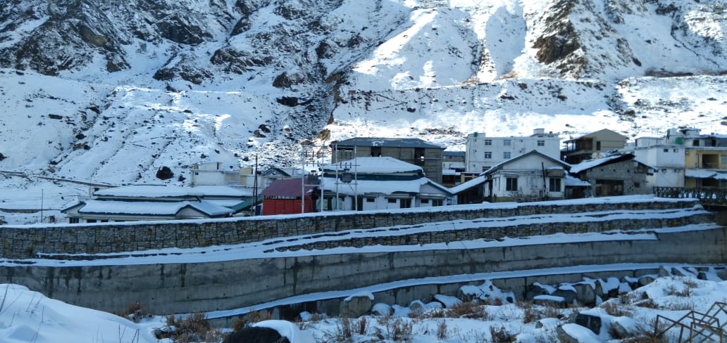 reconstruction-work-interrupted-due-to-snowfall-in-kedarnath