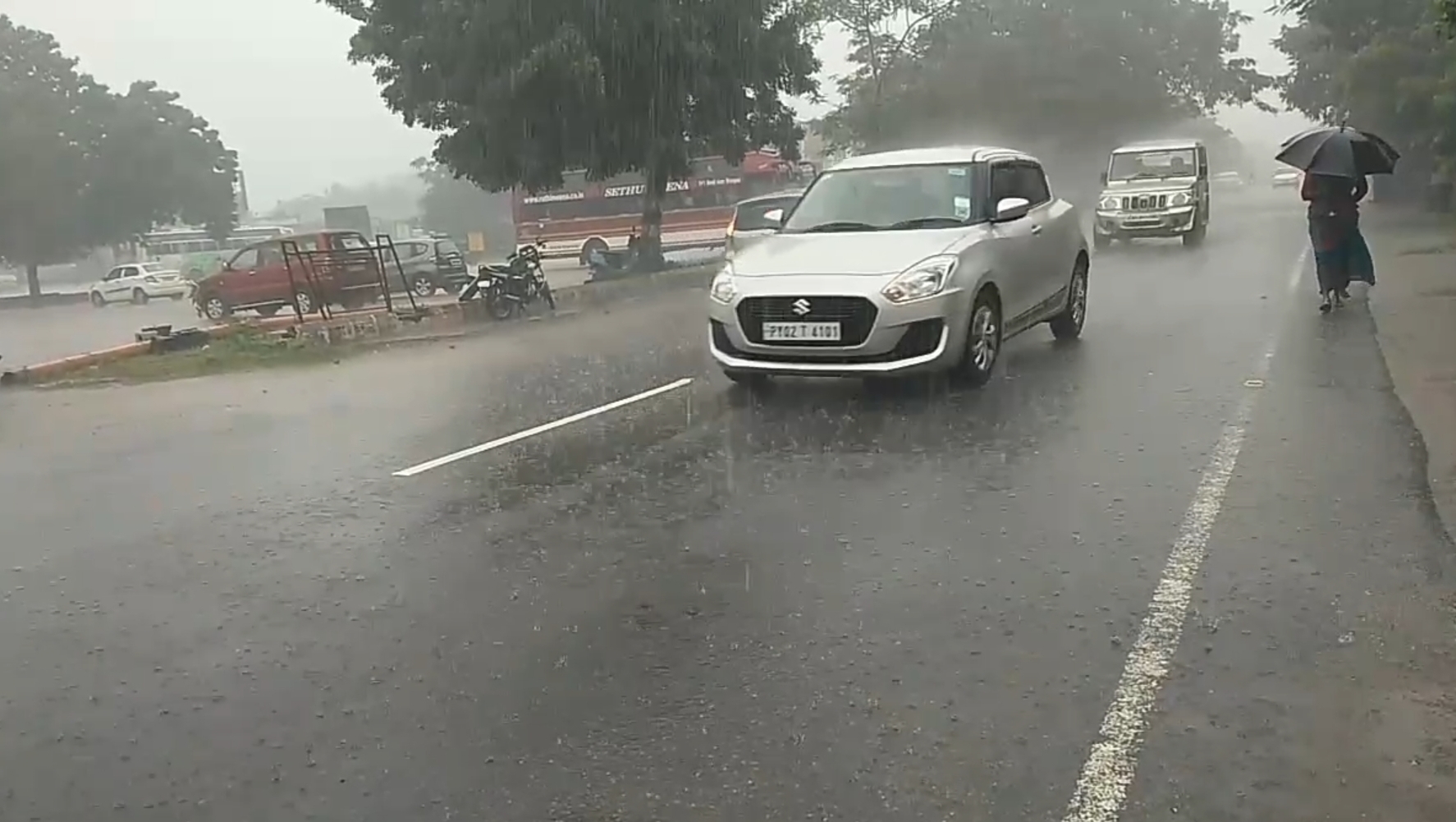 Heavy rains lash TN, Puducherry as cyclonic storm Burevi nears