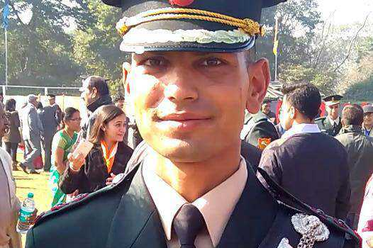 Army_institutes_award_in_memory of Lt Umar Fayaz