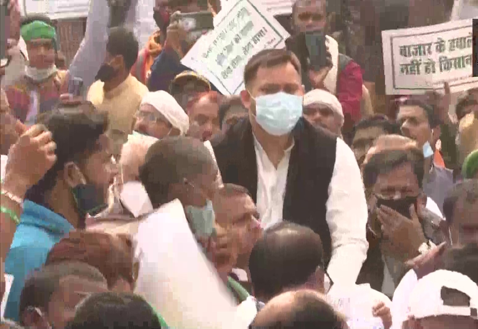 RJD holds protest against farm laws