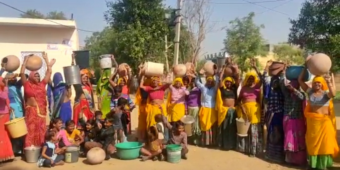 Drinking water crisis in Dausa, दौसा में पेयजल संकट,  बांदीकुई में पेयजल संकट, Drinking water crisis in Bandikui, Drinking water shortage in Nandera village of Bandikui,  Shortage of drinking water dausa. जलदाय विभाग दौसा