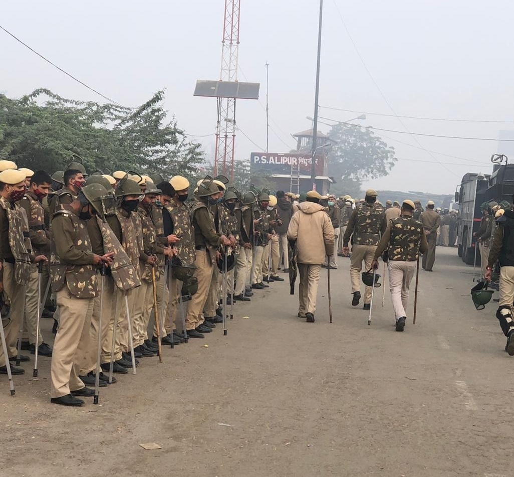 Heavy police force deployed at Singhu border