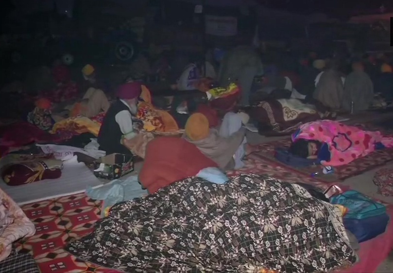 Farmers continue to camp at Singhu border