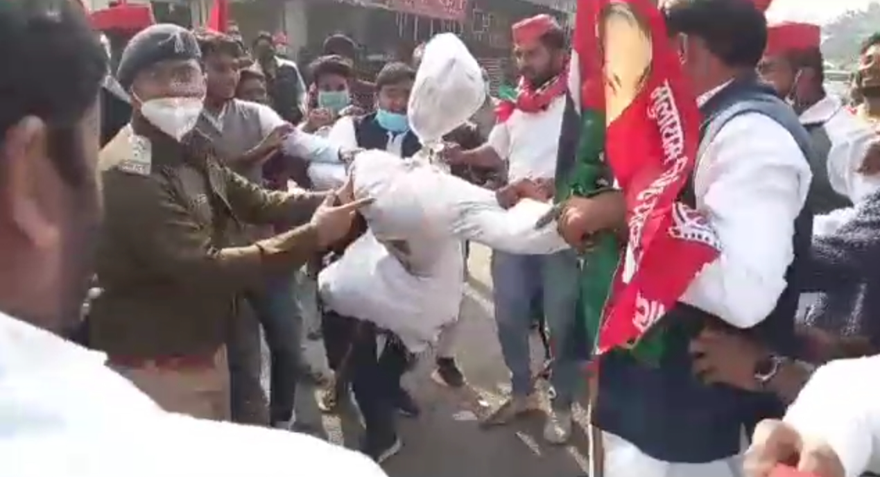 samajwadi party workers protest in support of farmers in meerut uttar pradesh