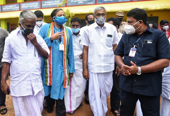 Member of Parliament and Congress leader Shashi Tharoor casts his vote