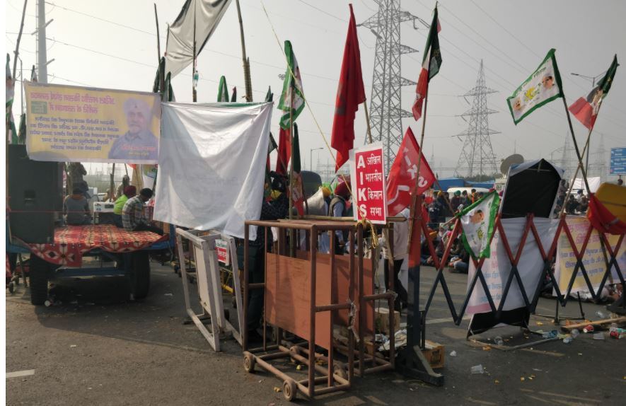 مختلف ریاستوں میں کسان یونین، ٹریڈ یونین، حزب اختلاف کی جماعتوں کے کارکنان نے سڑکوں پر اتر کر مظاہرہ کیا۔