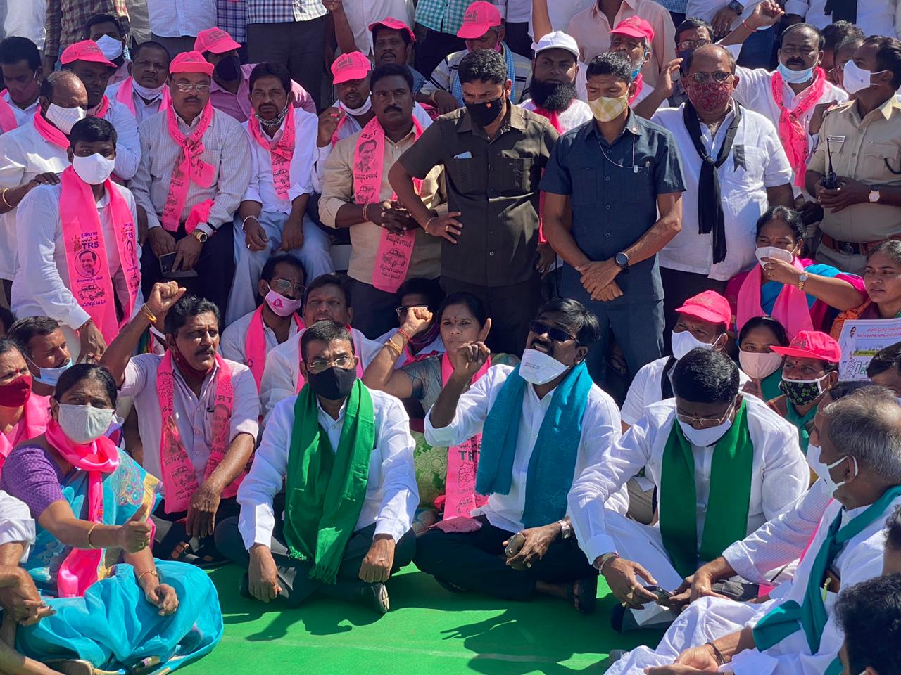 mp nama nageswara rao protested against new agriculture bills in khammam