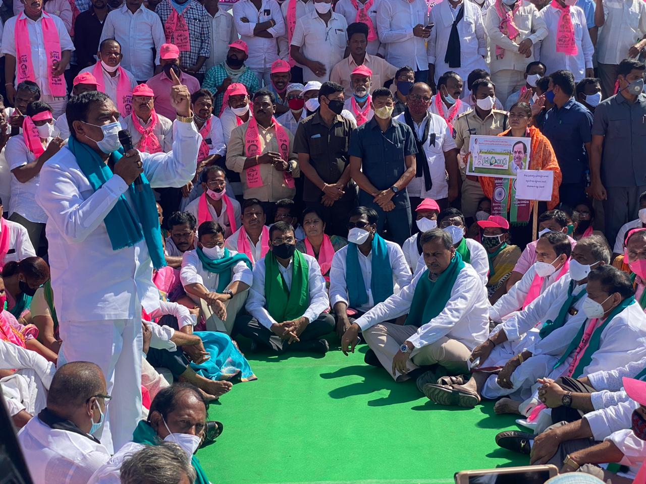 mp nama nageswara rao protested against new agriculture bills in khammam