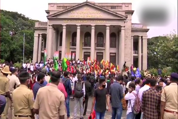 Protest in front of Bengaluru Town Hall in support of Bharat Bandh