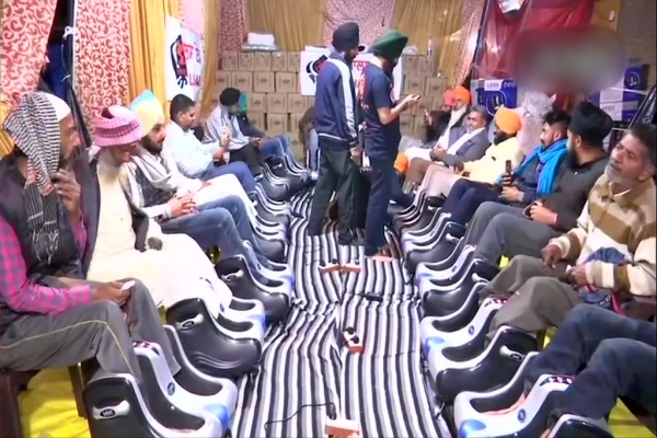 Khalsa Aid installs foot massagers for farmers protesting at Singhu border