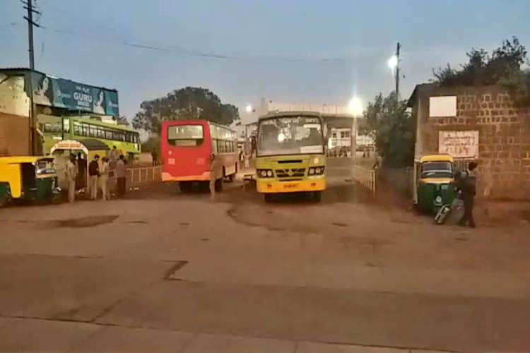 ಡಿಪೋದಲ್ಲೇ ನಿಂತ ಬಸ್​ಗಳು