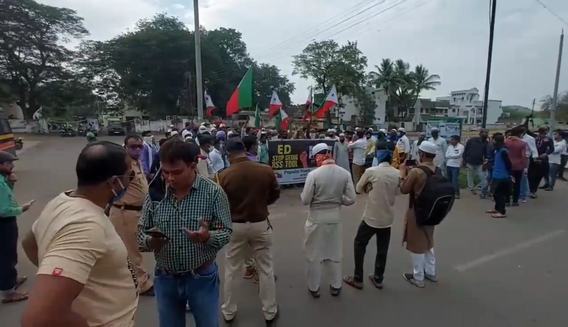 popular front of india protests against the central government in aurangabad maharashtra