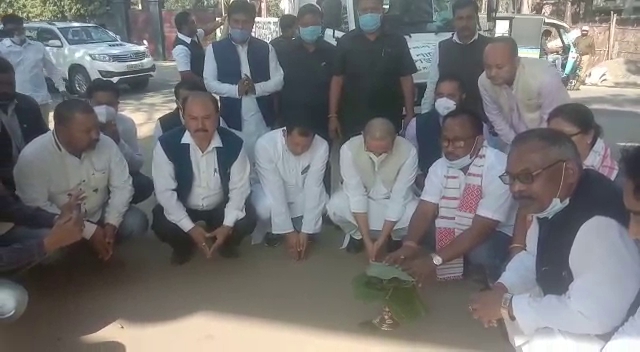 asthi-of-tarun-gogoi-reached-at-dibrugarh