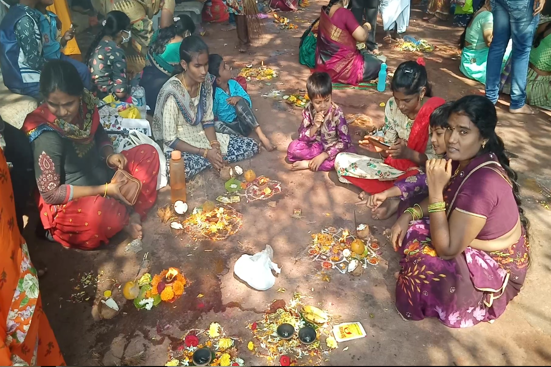 కోటప్పకొండకు భారీగా తరలివచ్చిన భక్తులు.