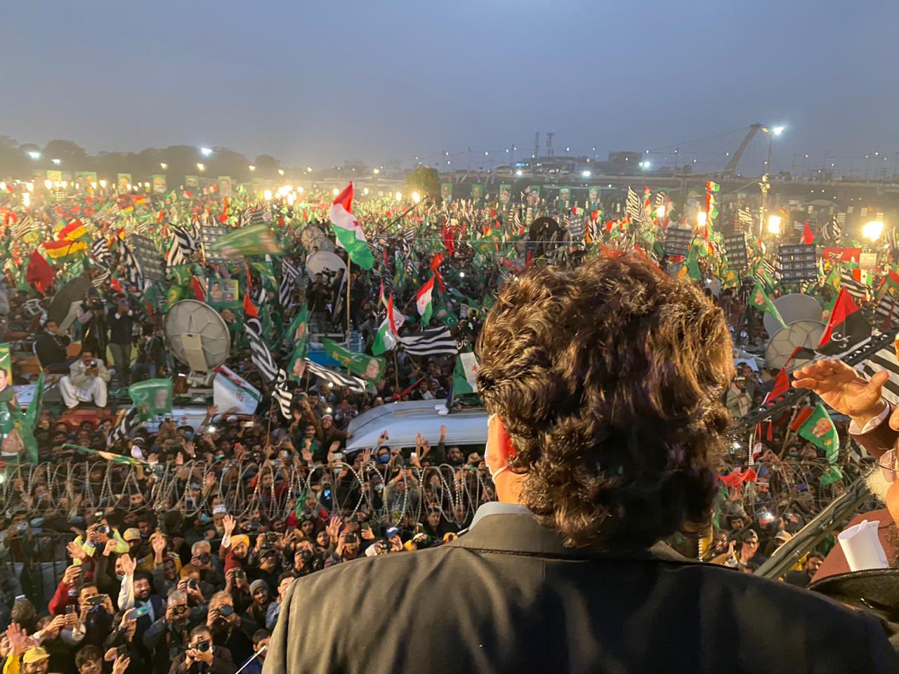 Pakistan opposition announces long march to Islamabad to oust Imran Khan govt