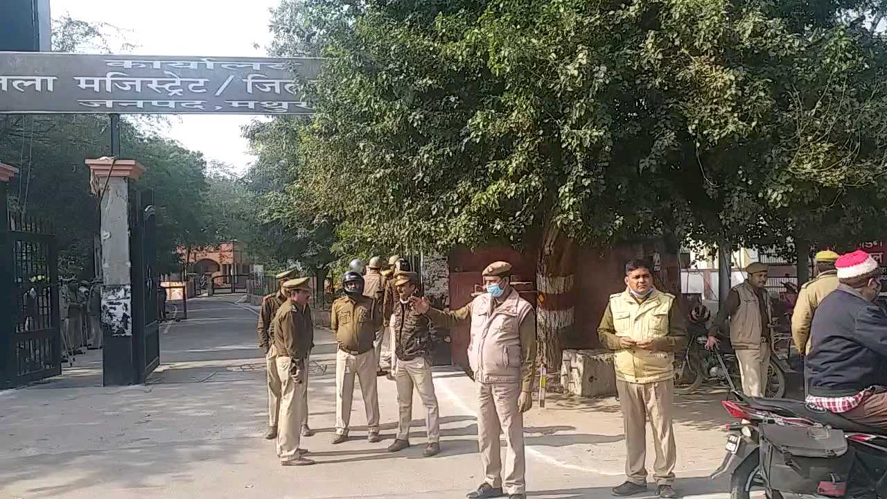 जिला मुख्यालय पर पुलिस प्रशासन अलर्ट.