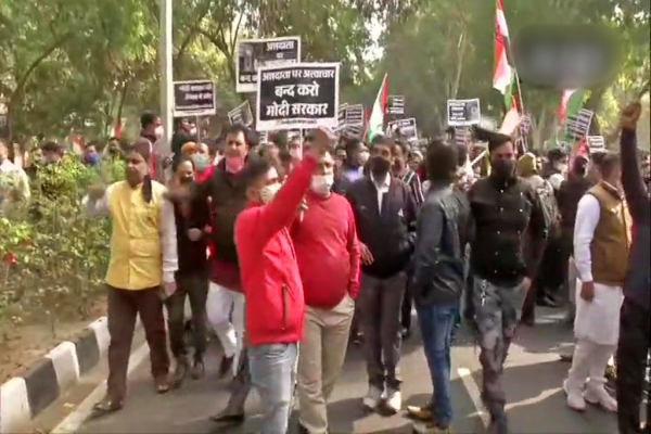 Congress workers staged protest outside BJP headquarters