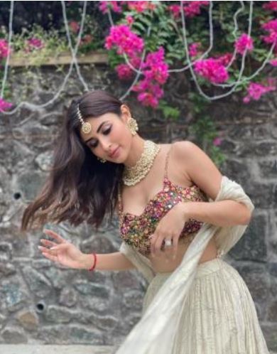 Mouni Roy