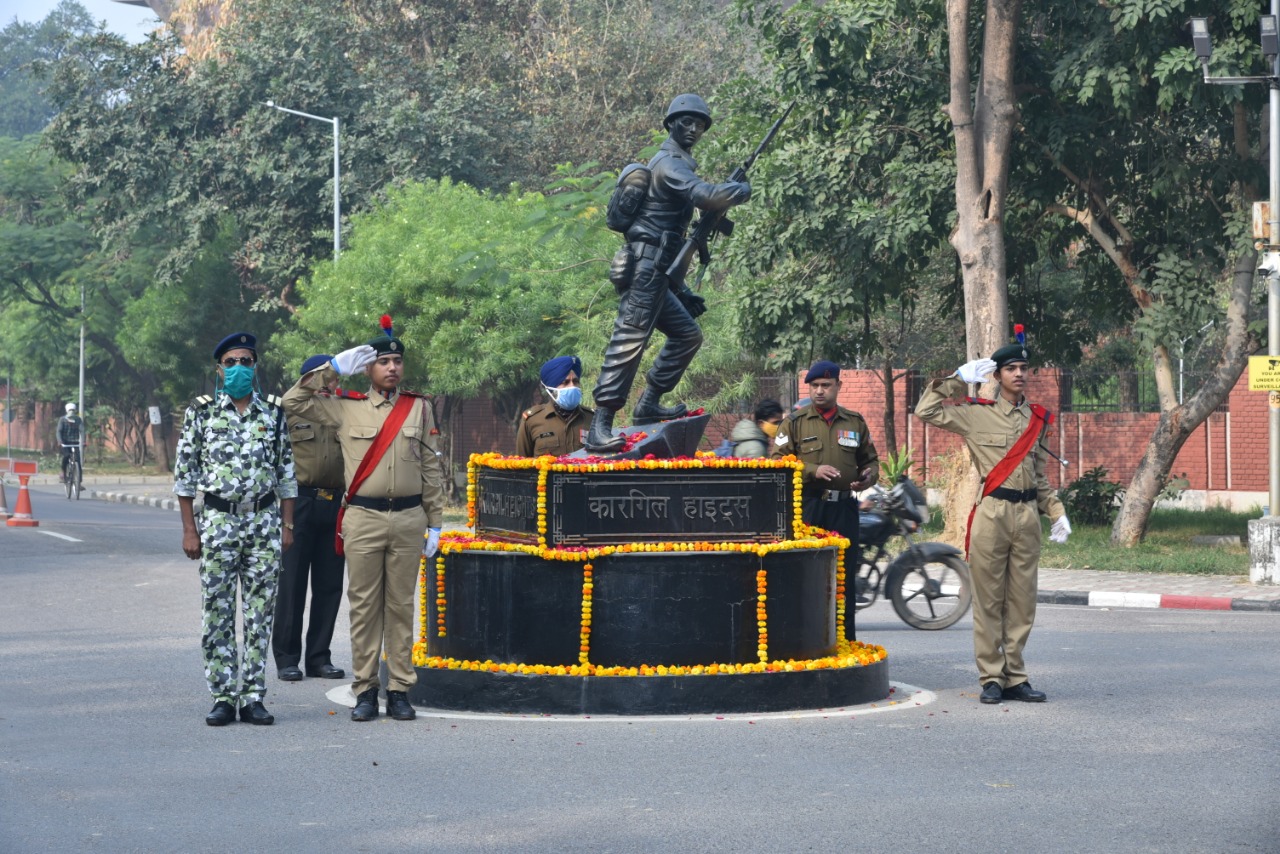 tribute paid to martyred soldiers on victory day