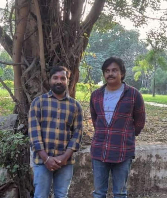 Pawan Kalyan's Vakeelsaab leaked pictures do rounds on social media