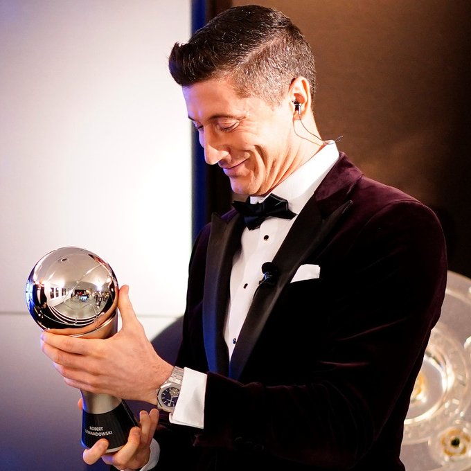 Robert Lewandowski clinches FIFA BEST MEN'S PLAYER AWARD