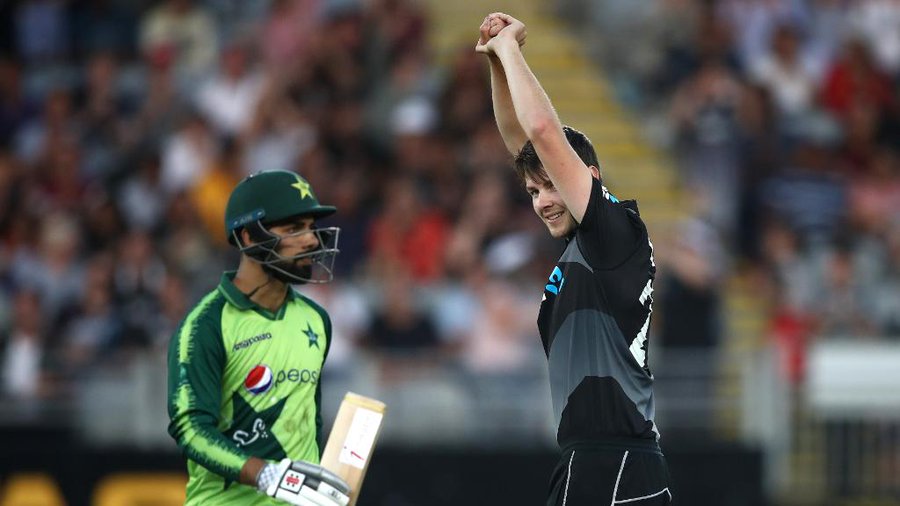 New Zealand beats Pakistan by 5 wickets in 1st T20