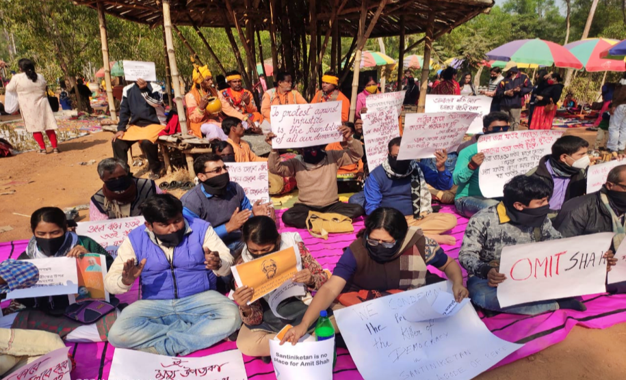 TMC protests outside Tagore's birthplace over putting up hoardings