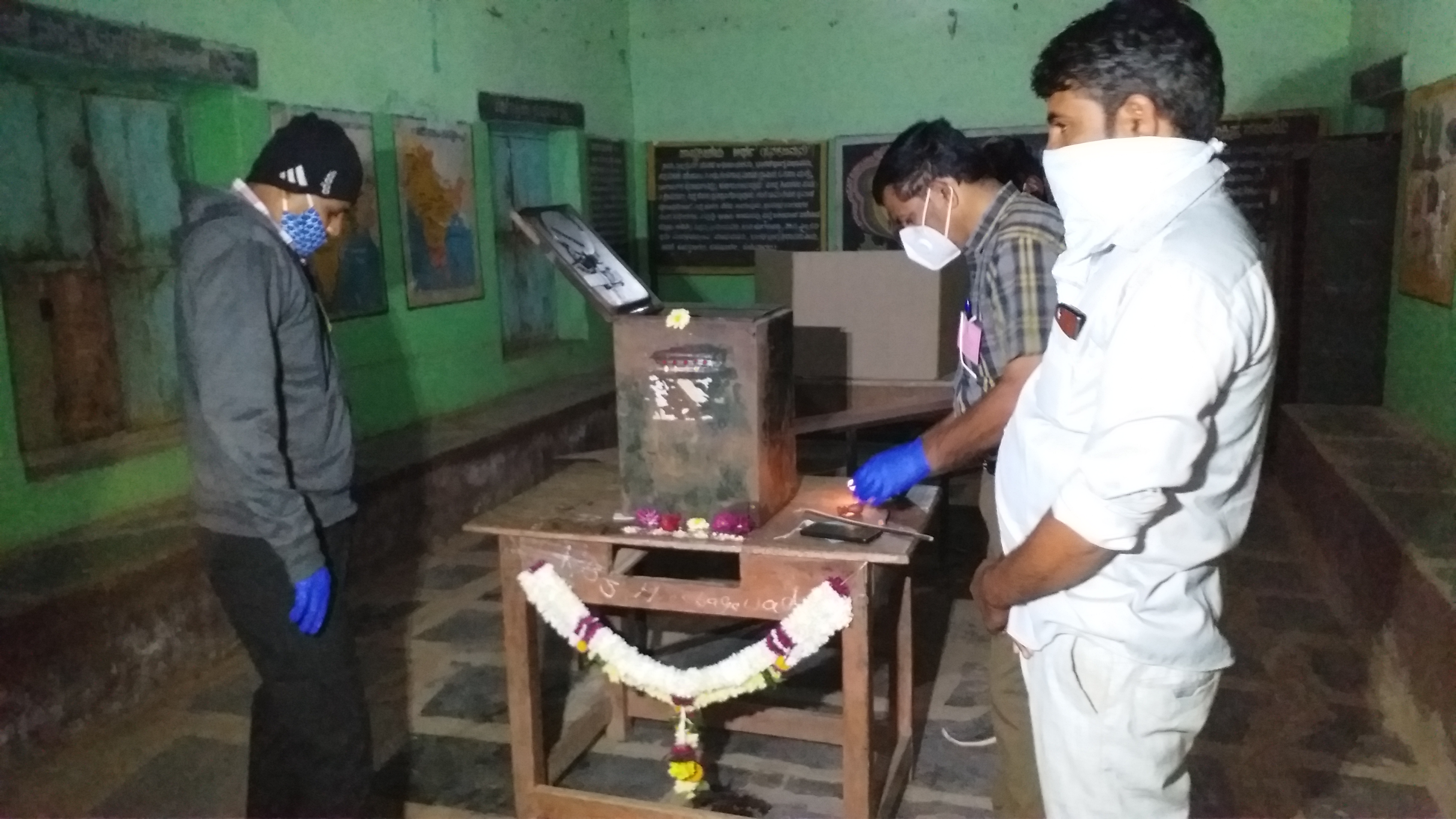 Voting for the first phase of gram panchayat elections  under way in Karnataka