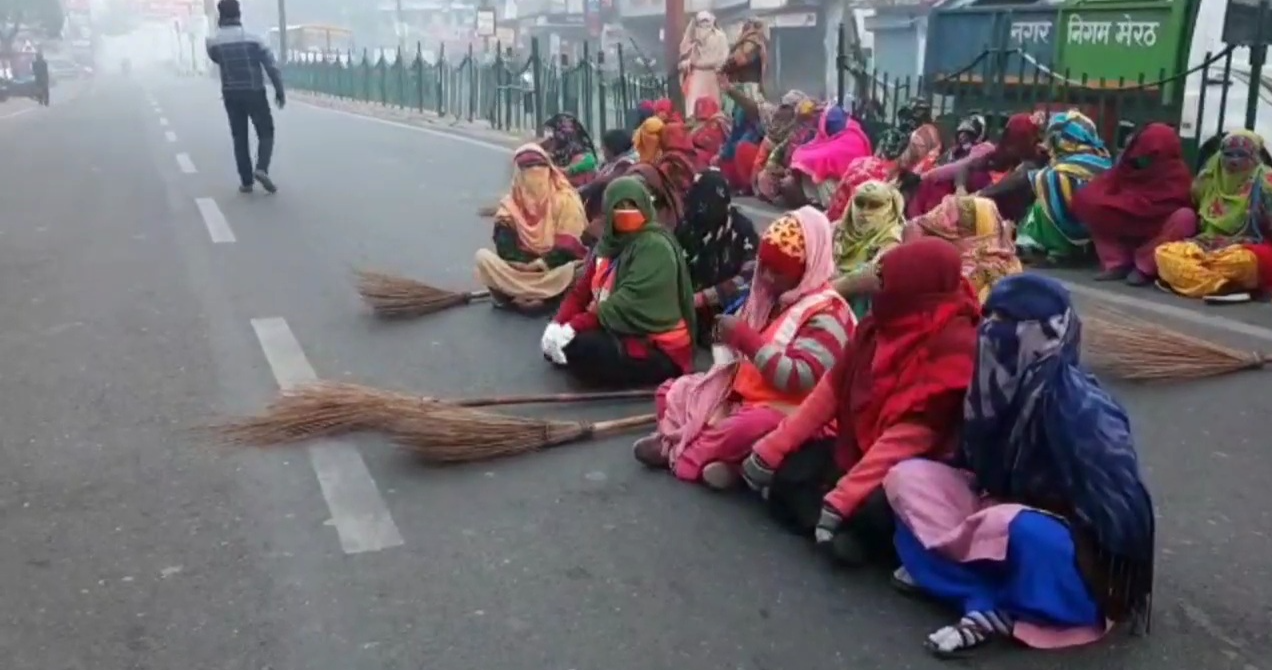 sweepers strike in meerut uttar pradesh