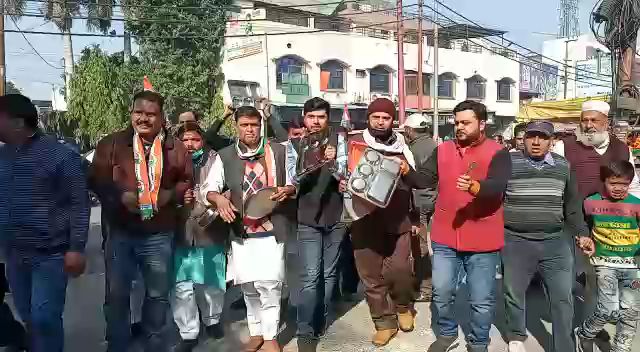 protest of congress workers in uttar pradesh