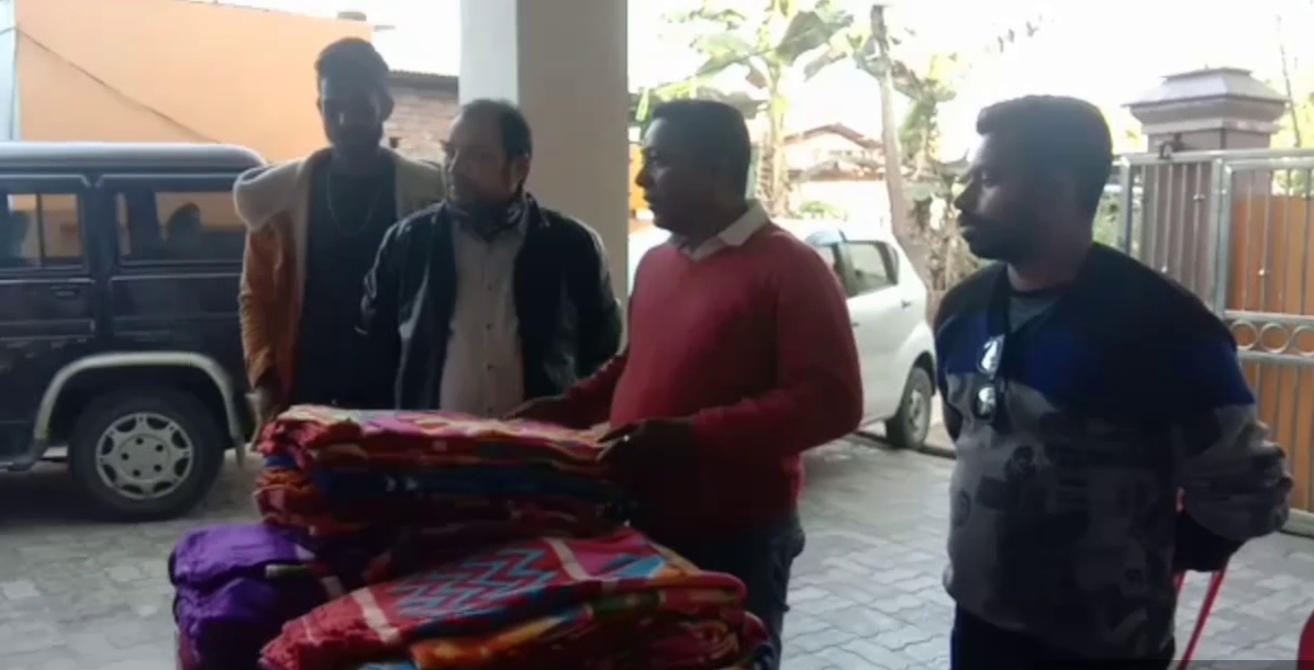 warm-clothes-distribute-in-jorhat-by-hindu-yubo-student-union