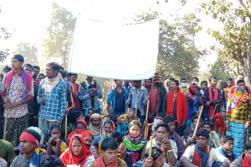 Villagers protest and submit memorandum to Governor