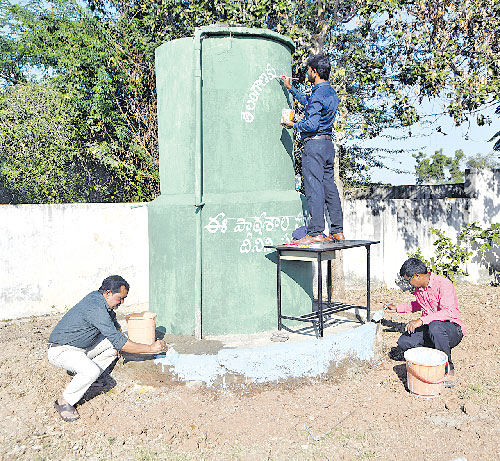 patelguda-government-school-teachers-painting-in-the-classroom