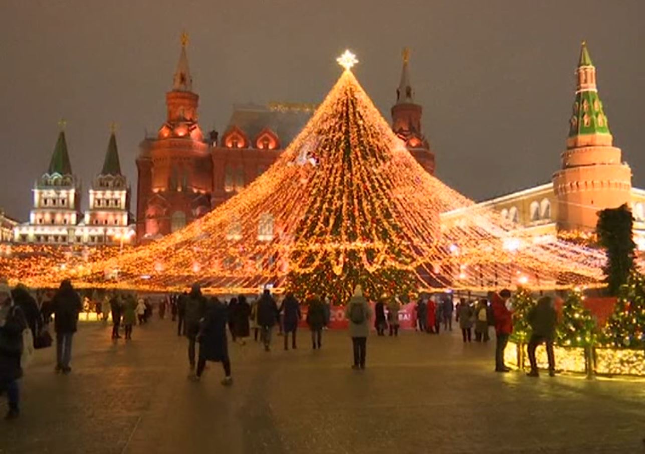 Christmas Eve after Russia lifted lockdown restrictions for the festive period