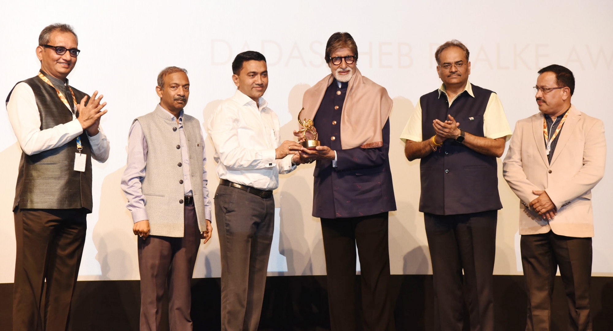 Big B feels cinema can disintegrate discrimination in society