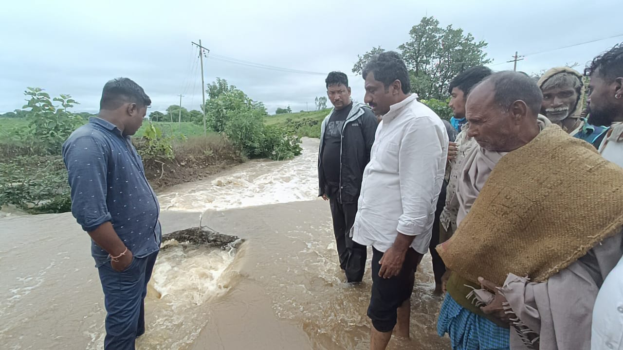 بیدر کے ایم ایل اے کا بارش متاثرہ علاقوں کا دورہ