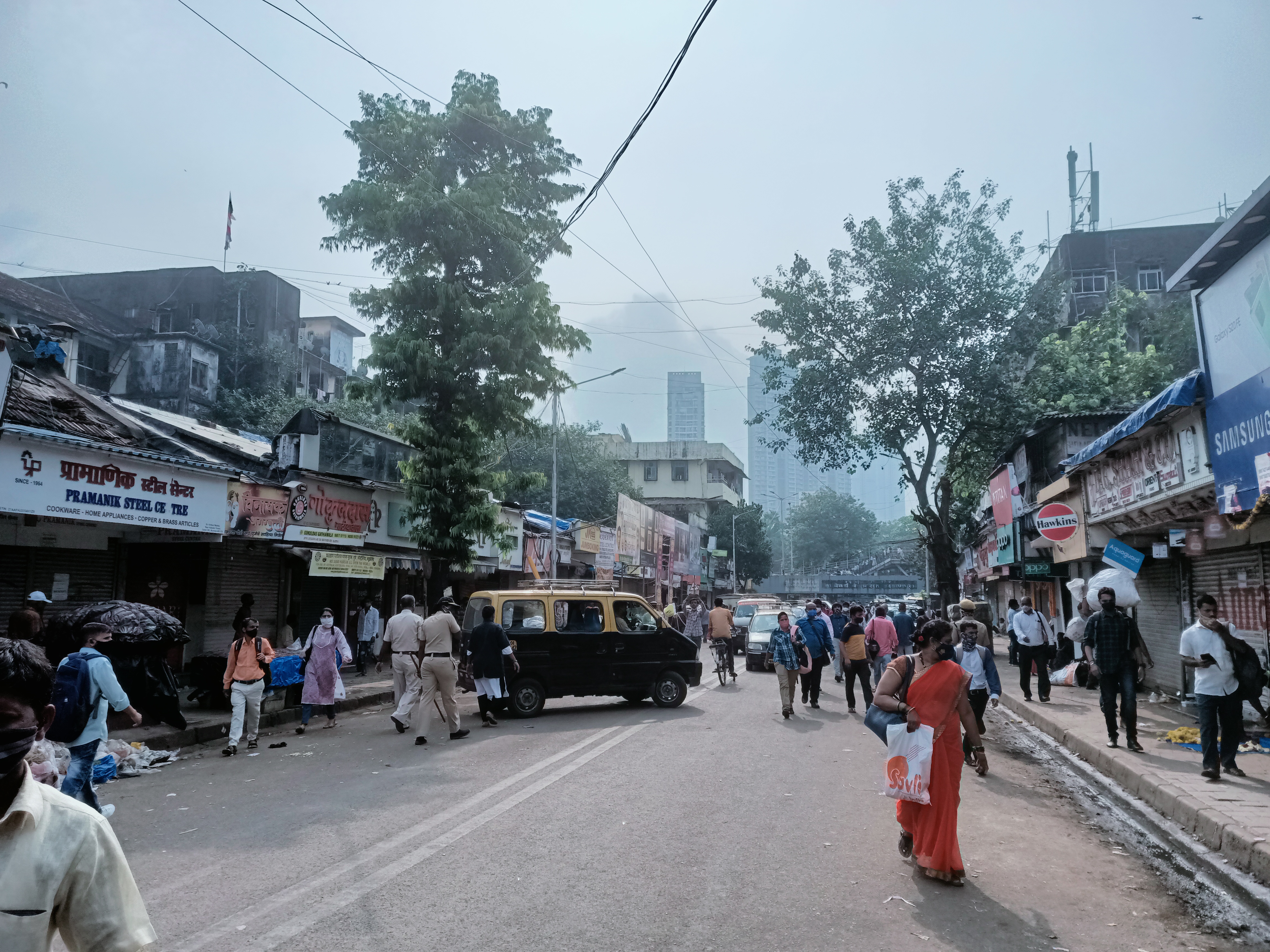 8 buses of BEST vandalized in Mumbai