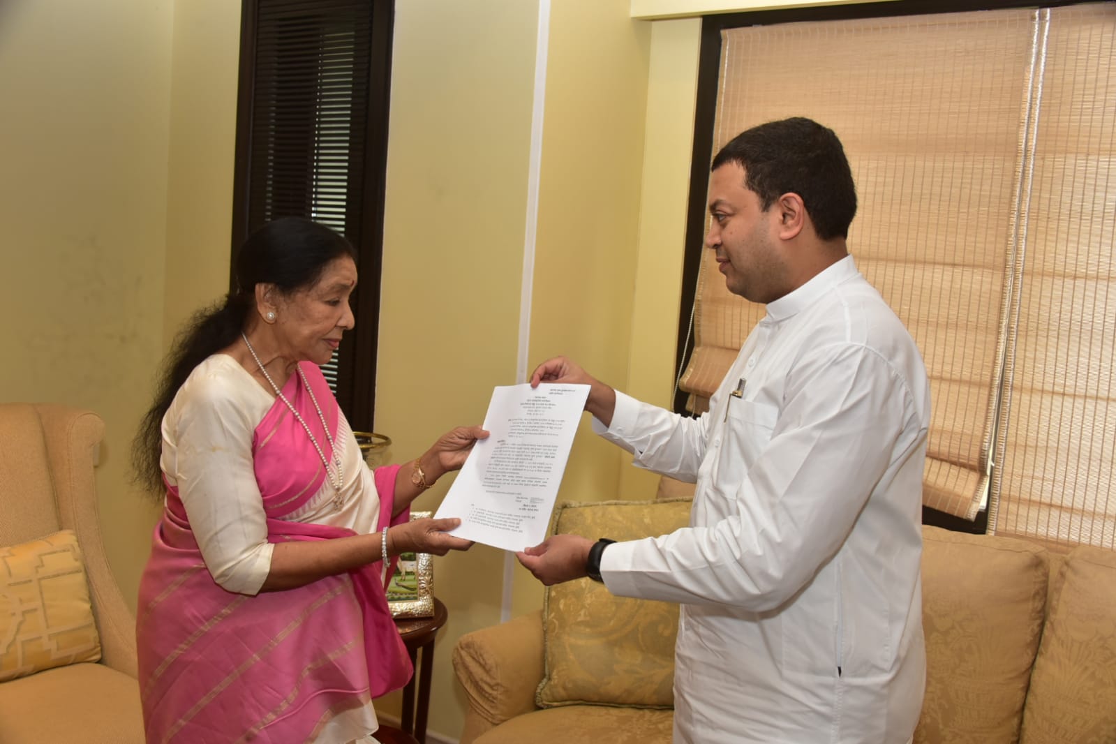 Maharashtra Bhushan Award announced to Asha Bhosale