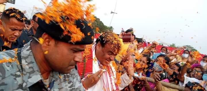 প্ৰদীপ হাজৰিকাৰ হৈ আমগুৰিত নিৰ্বাচনী প্ৰচাৰ চলালে মন্ত্ৰী হিমন্তই