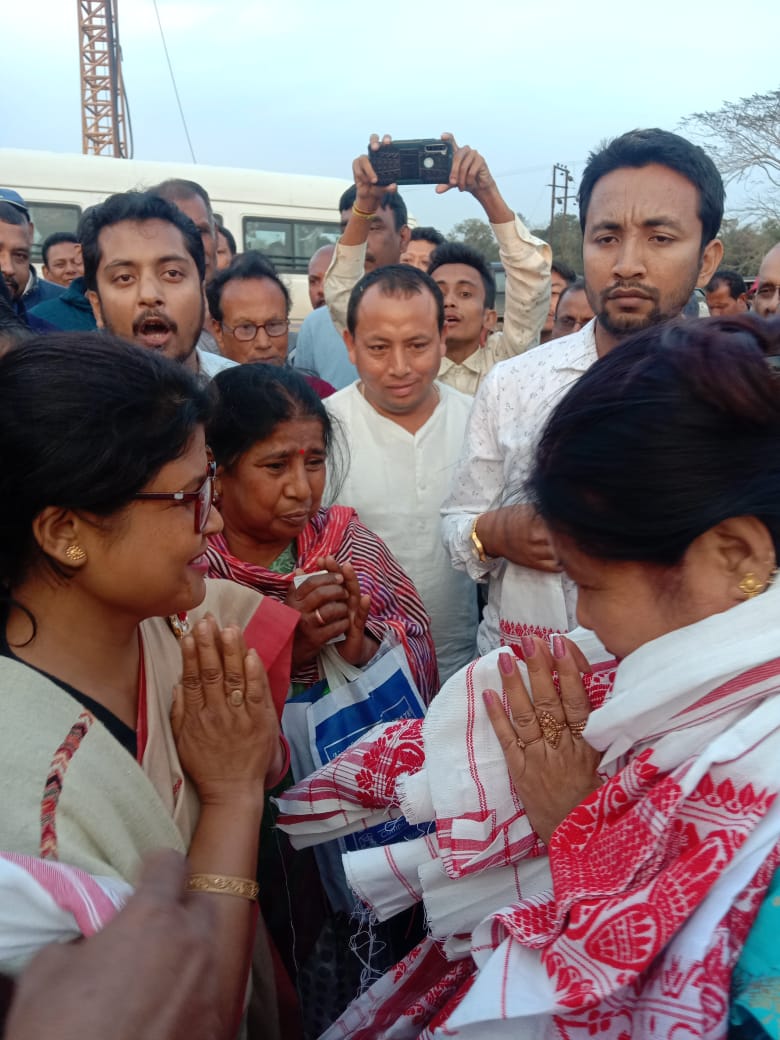 Suravi Rajkumari got warm welcome by a supporter at Jaji