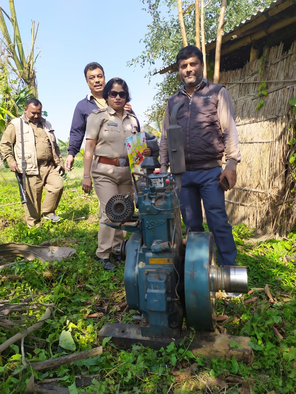 জব্দ দুটাকৈ চোৰাং কাঠ ফলা মিল