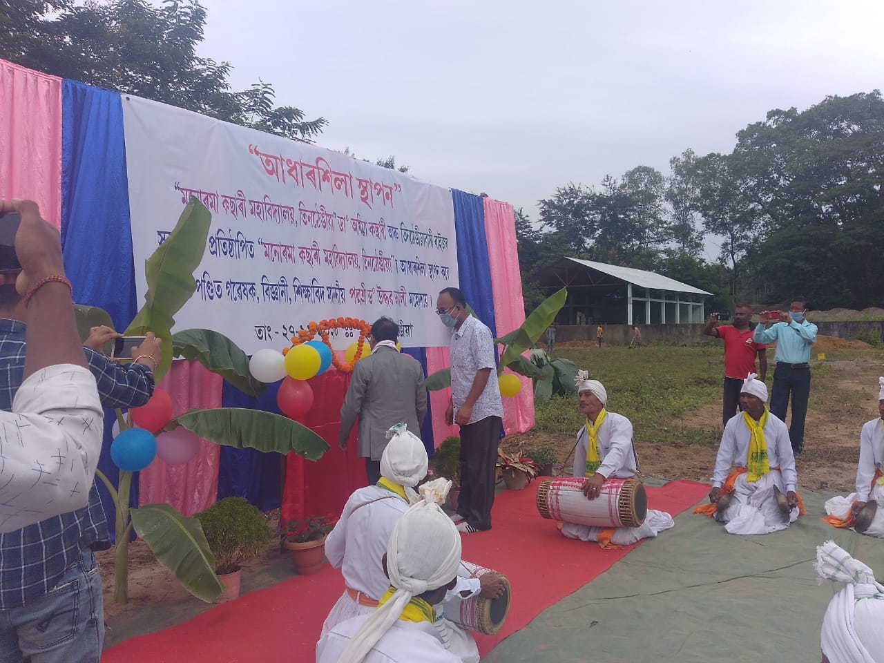 মৰাণত এগৰাকী সমাজ সেৱীকাই দূৰ কৰিলে মহাবিদ্যালয়ৰ অভাৱ