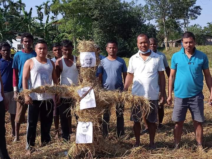 কৃষি আইন বাতিলৰ দাবীত মাহমৰা কংগ্ৰেছৰ প্ৰতিবা