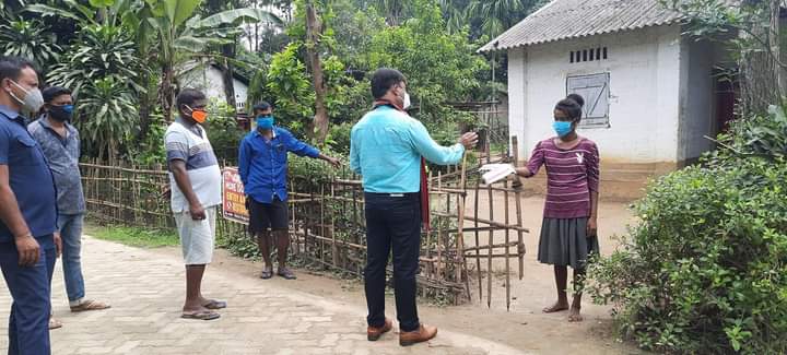 ক'ভিড আক্ৰান্তলৈ সহাঁয়ৰ হাত বিধায়ক চক্ৰধৰ গগৈৰ